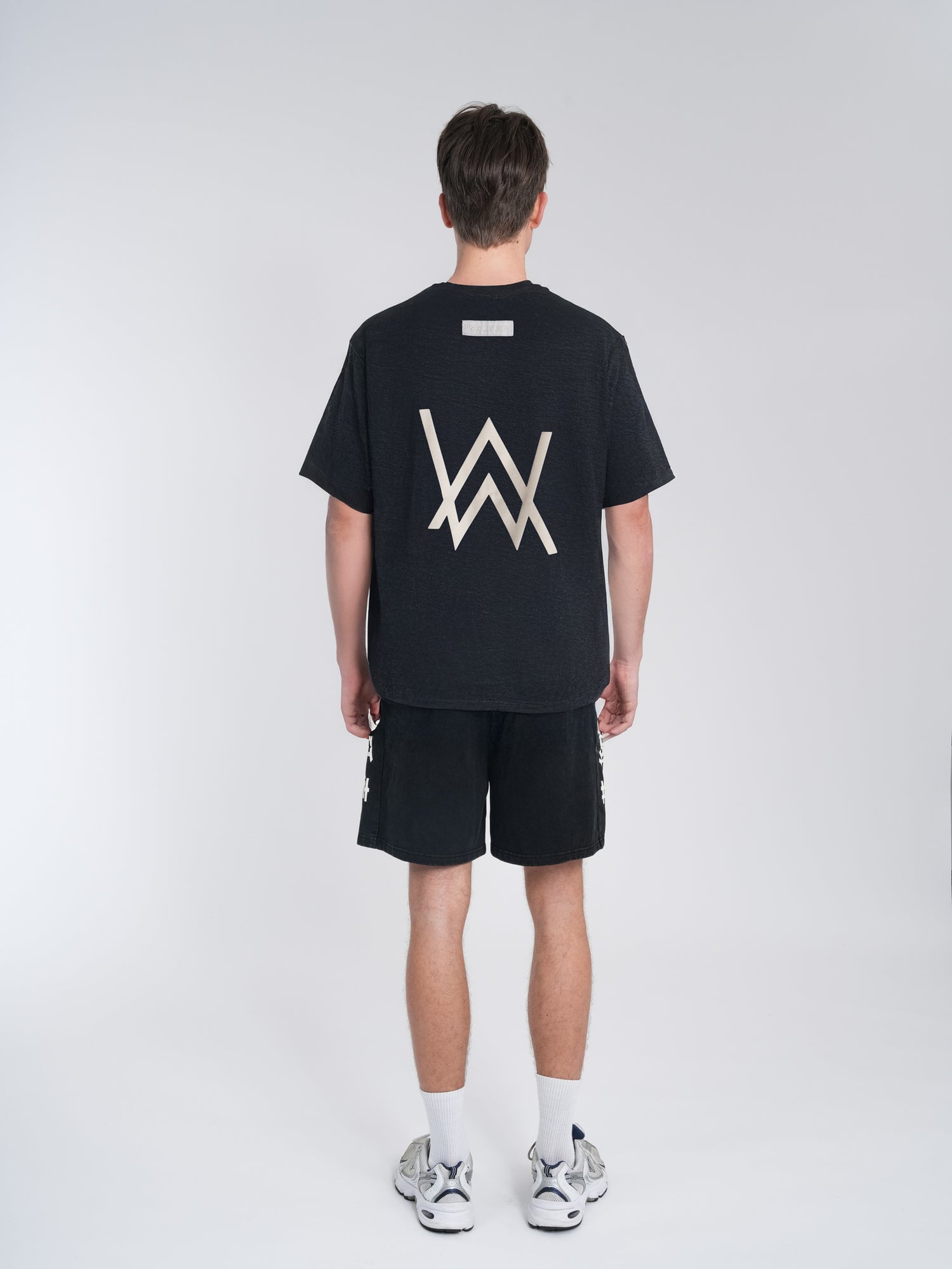 World of Walker Core Tee – official Alan Walker T-Shirt