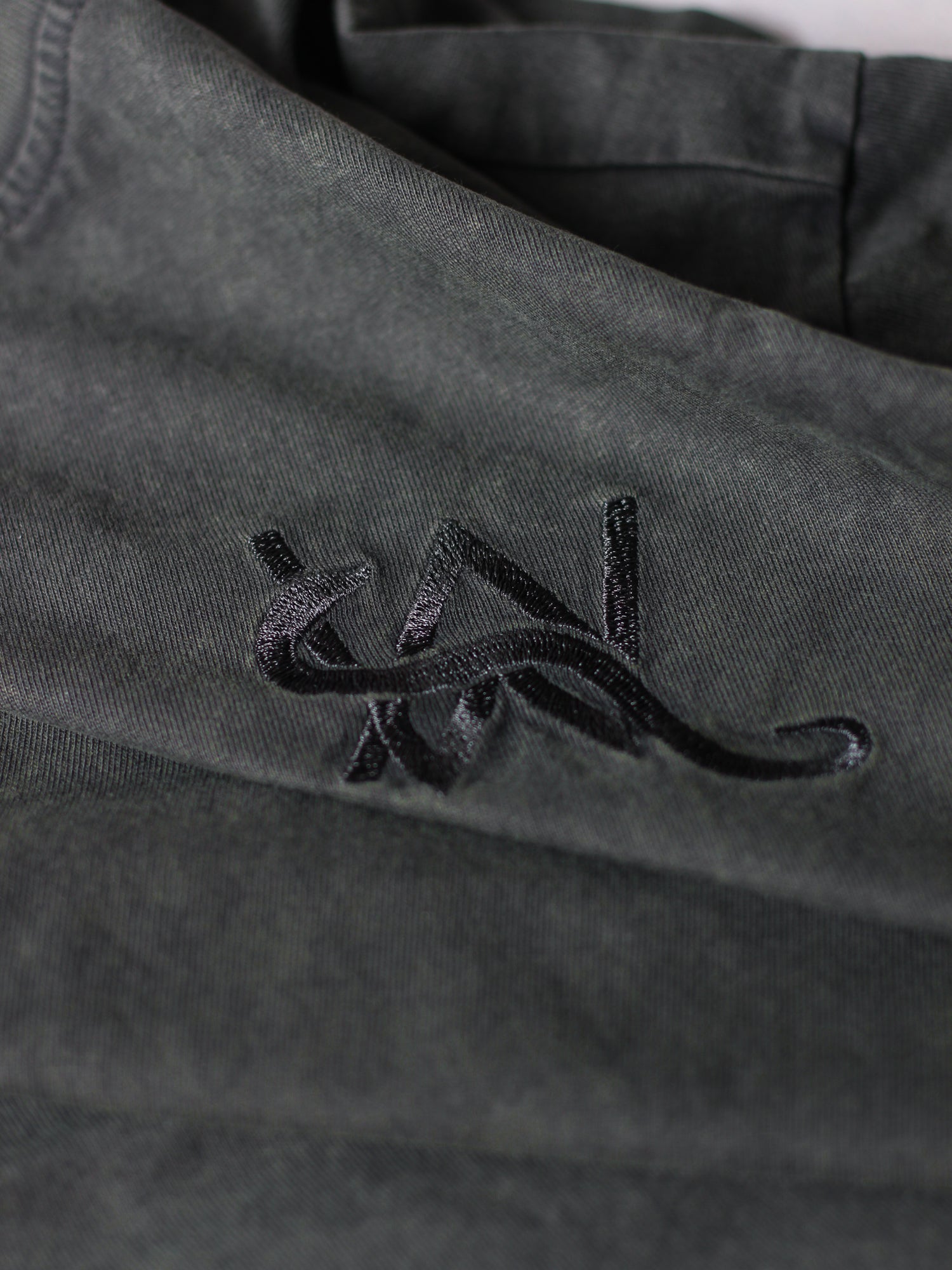 Snake Logo Tee – official Alan Walker T-Shirt (view 2)