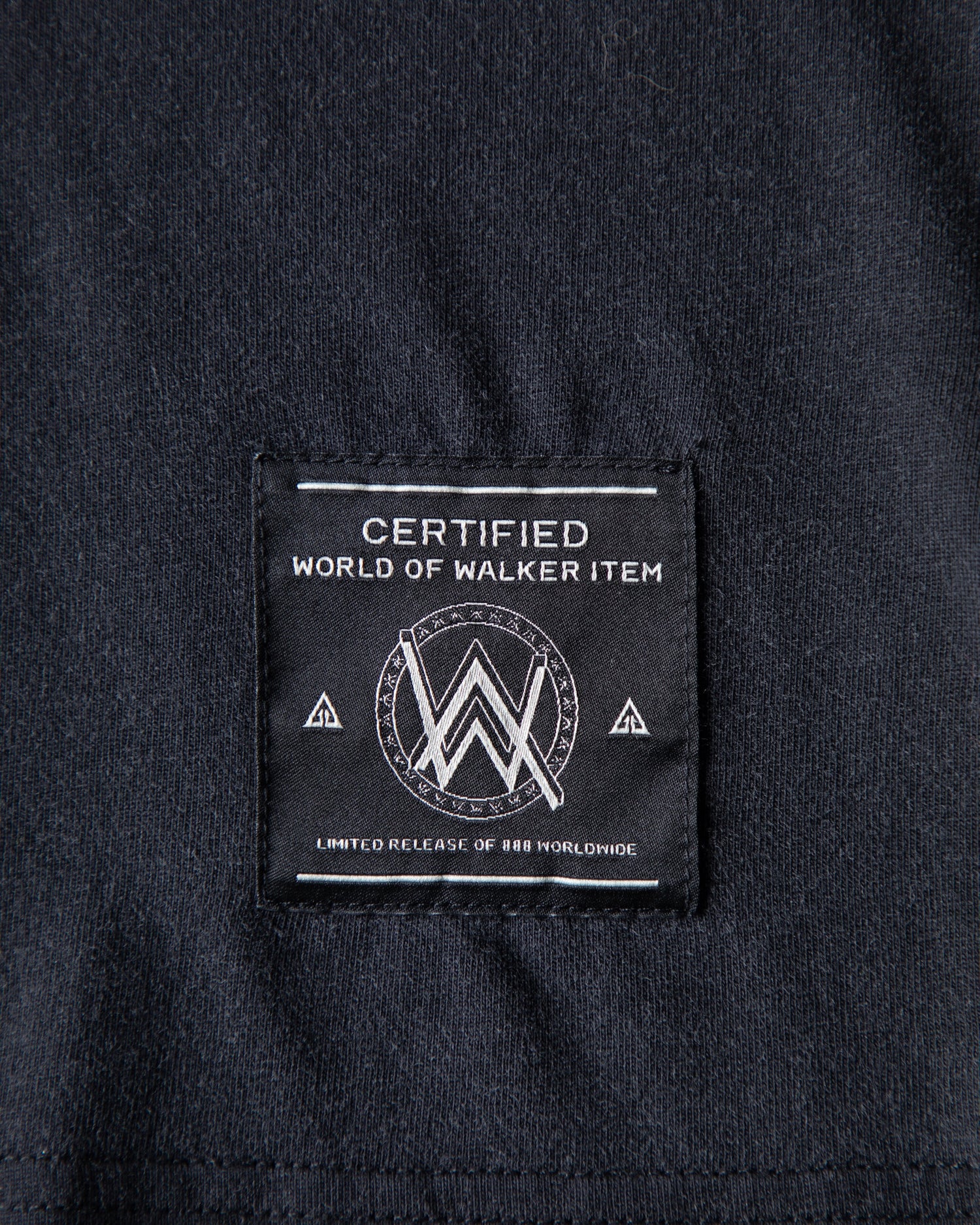 Heading Home Longsleeve – official Alan Walker Longsleeve (view 4)