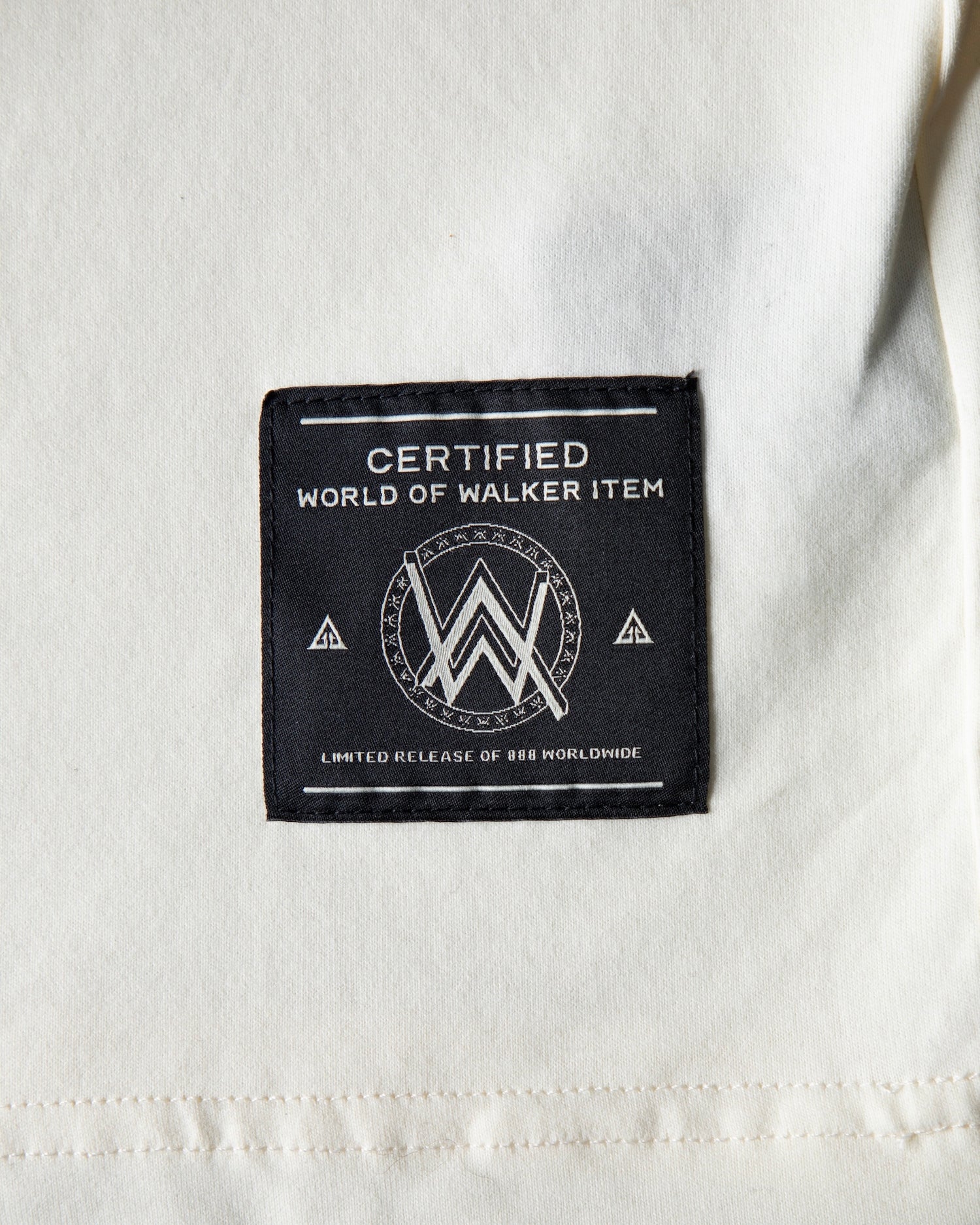 WRL Logo Longsleeve – official Alan Walker Longsleeve (view 5)