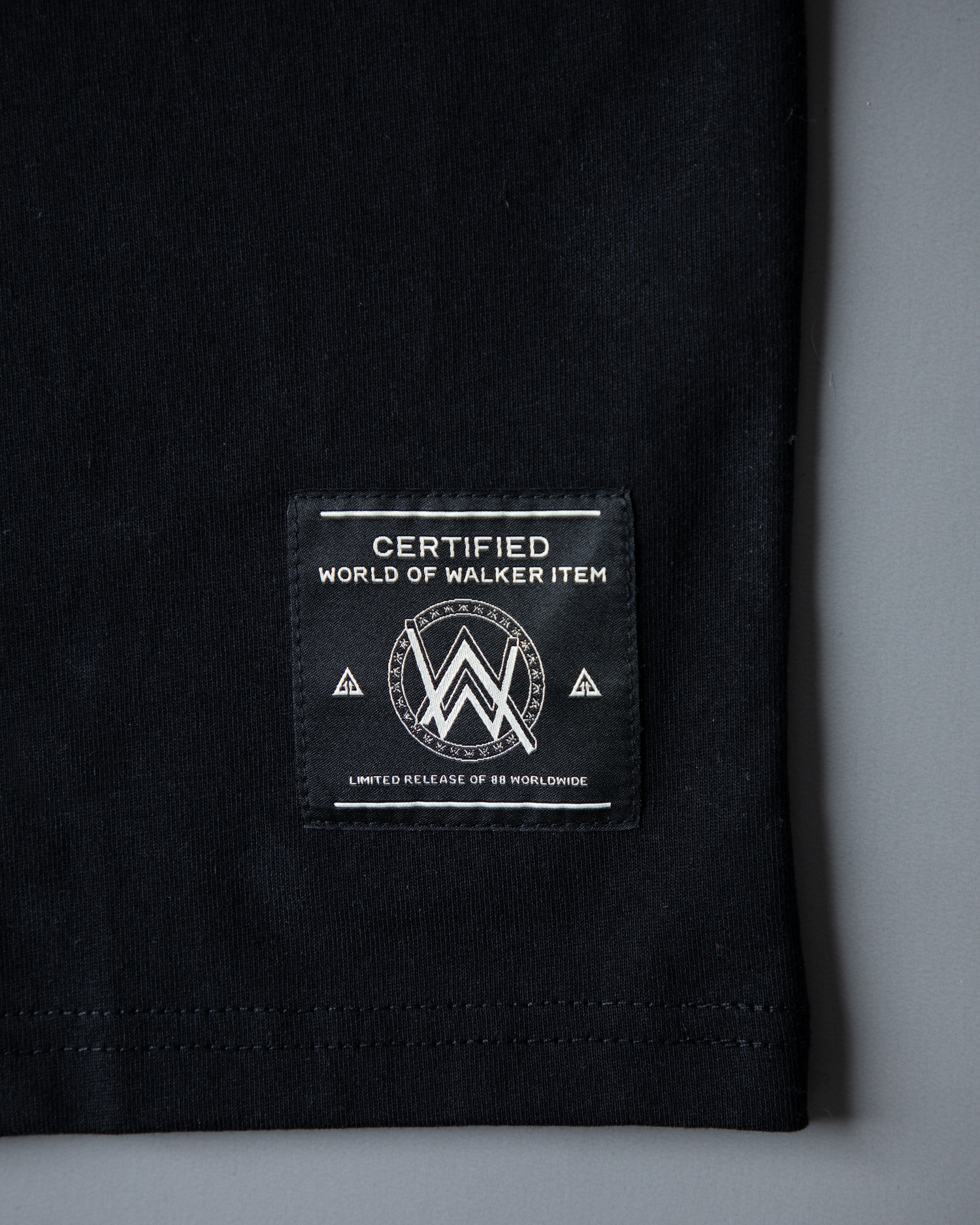 Tired "0" Tee – official Alan Walker T-Shirt (view 5)