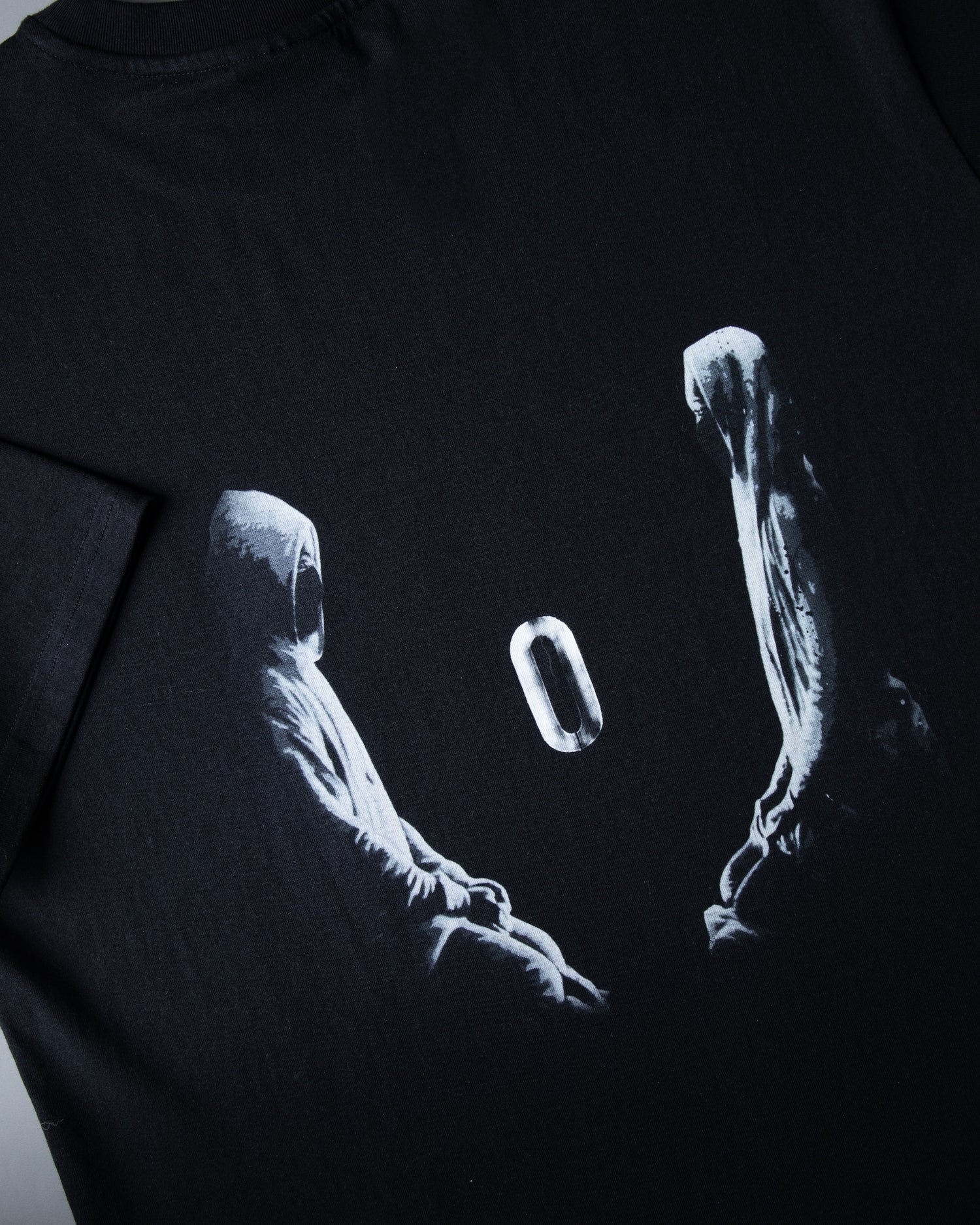 Tired "0" Tee – official Alan Walker T-Shirt (view 4)