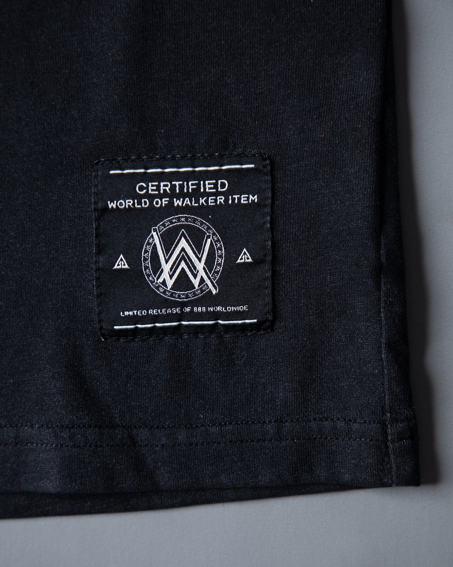Faded Graffiti Longsleeve – official Alan Walker Longsleeve (view 3)