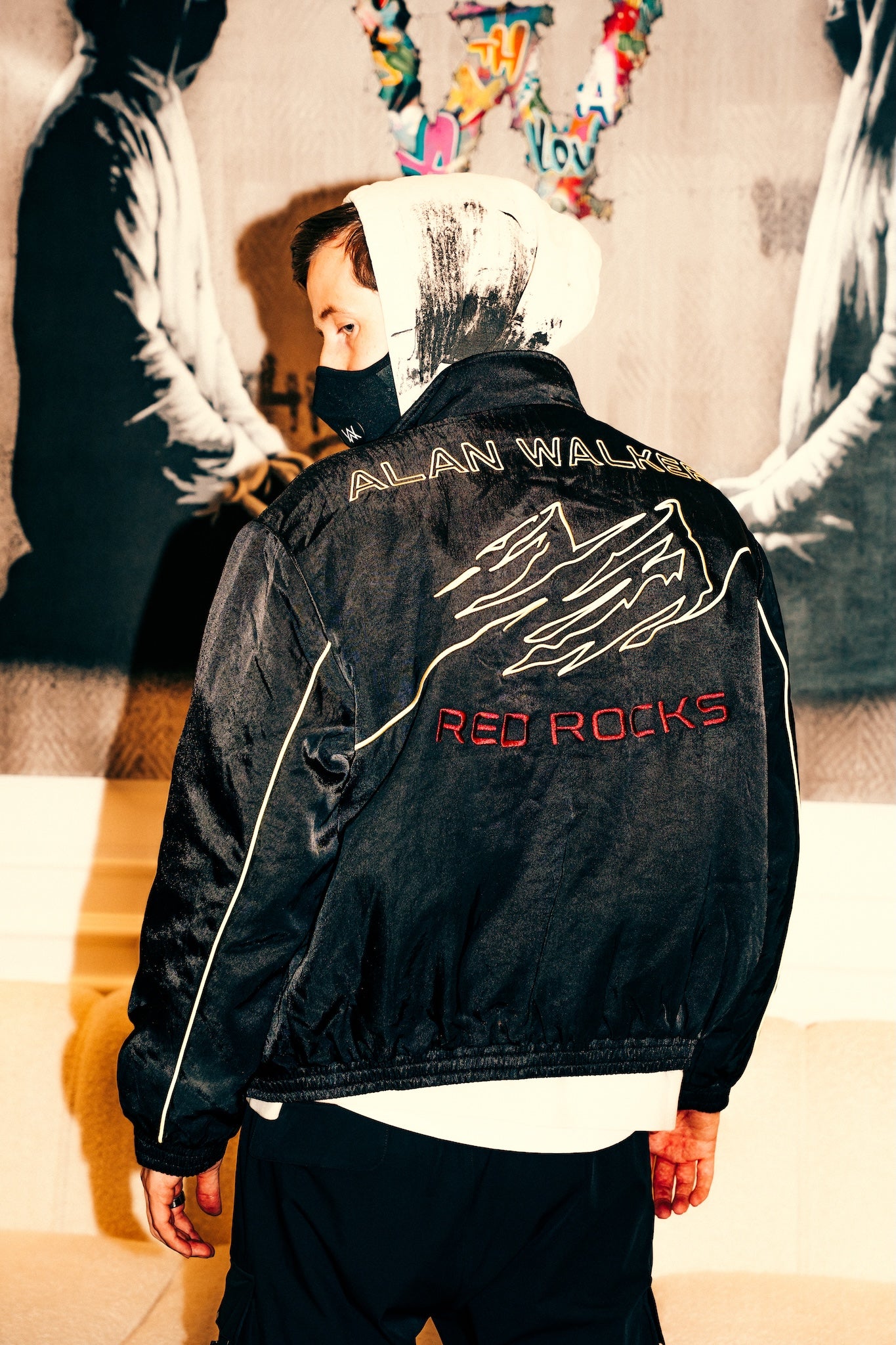 The Legendary Sandstone Jacket – official Alan Walker Jacket (view 3)
